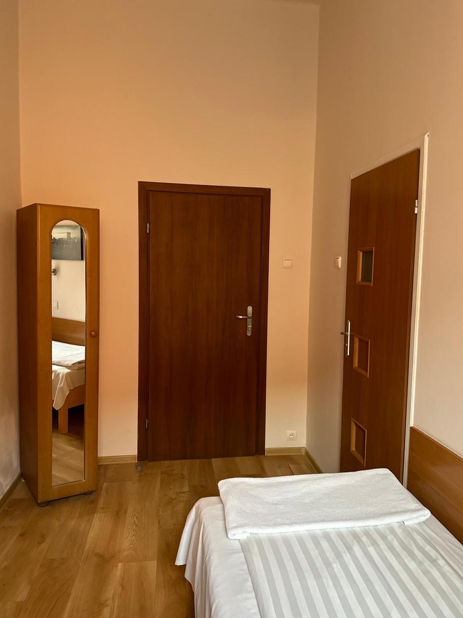 Hotel Haga Ζεστοκόβα Εξωτερικό φωτογραφία